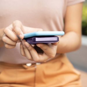 Външна батерия с безжично зареждане V-TAC 5000mAh Wireless Fast Charge 15W, лилава | AVStore