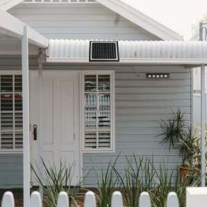 LED соларна стенна лампа със сензор за движение 8W 3000K VT-11108 V-TAC | AVStore