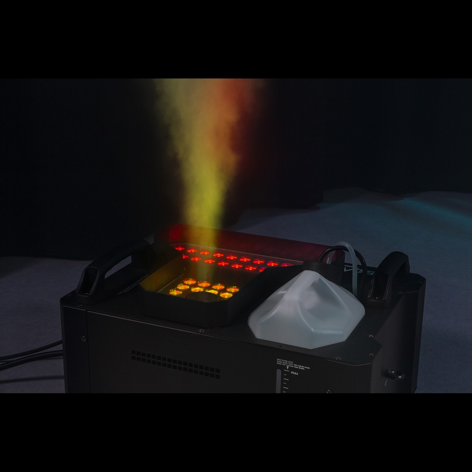 160547_effect3 Професионална пушек машина BeamZ BLAZE3500 48x4W 4in1 LED | AVStore